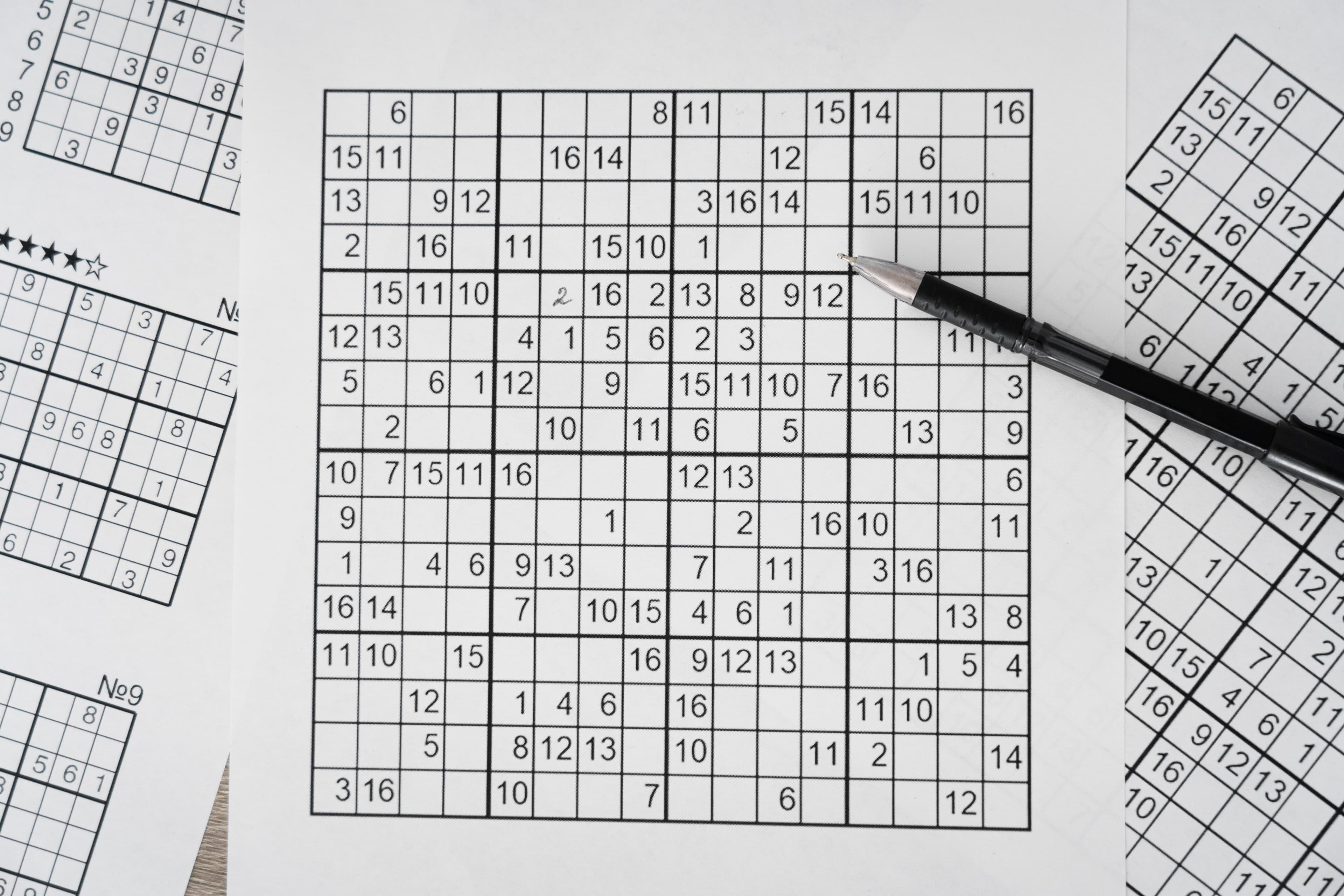 Logic Grid Puzzle Games